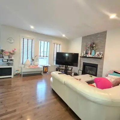 We are renting out one of our beautiful rooms to any students out there looking for a single room or...