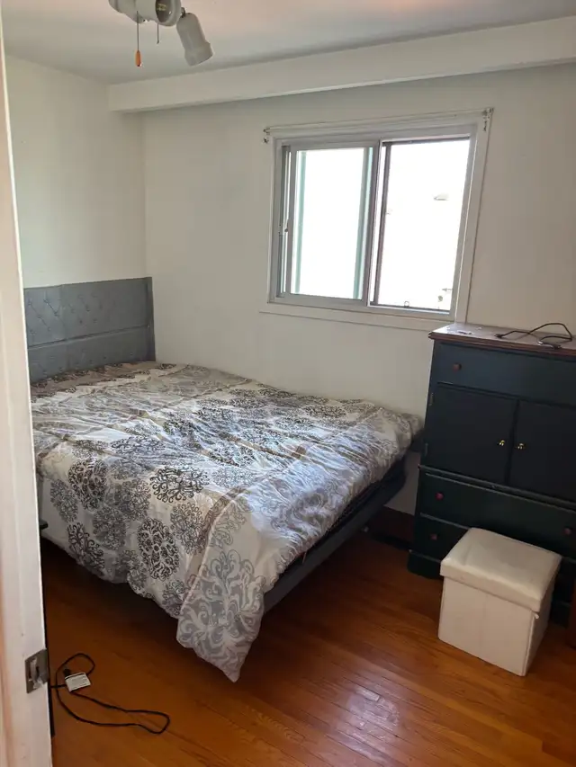 room for rent close to York University Keel campus in Room Rentals & Roommates in Mississauga / Peel Region - Image 4
