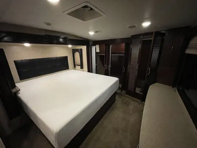 2015 Cyclone Toyhauler in RVs & Motorhomes in Strathcona County - Image 6