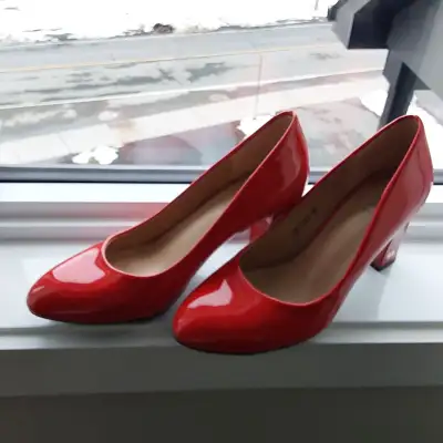 Souliers rouges  grandeur 8, View more