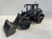 *SHARP* 1/32 VOLVO L60H Wheeled Loader Construction Toy
