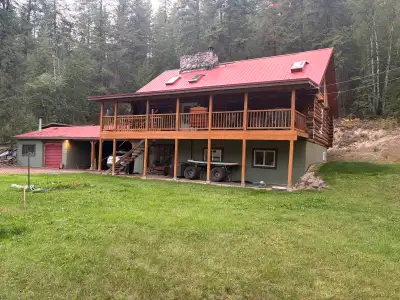 HOUSE FOR SALE — TWO-STOREY HOME WITH FINISHED LOFT ON NEARLY 2 ACRES Make It Your Own. Escape to na...