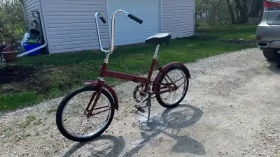 CCM Folding Bike Foldable for easy storage and transportation, adjustable seat and handle bars.