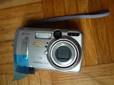 Used Kodak EasyShare digital camera & lots more selling   b20289, View more