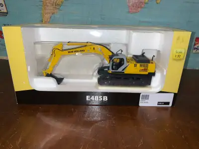 UH8038 New Holland construction E485B backhoe 1:32 scale model, View more