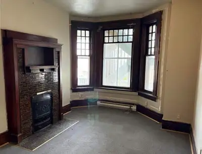 Charming 1-Bedroom Apartment for Rent Step into a bright, inviting one-bedroom apartment filled with...