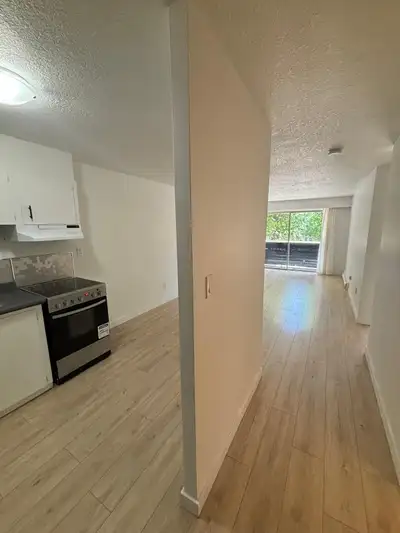 1 bedroom on  Graveley Commercial  Drive Area