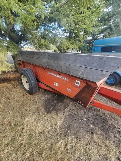 International 540 Manure Spreader. Everything's works and runs have had it for about 6 years now. Ge...