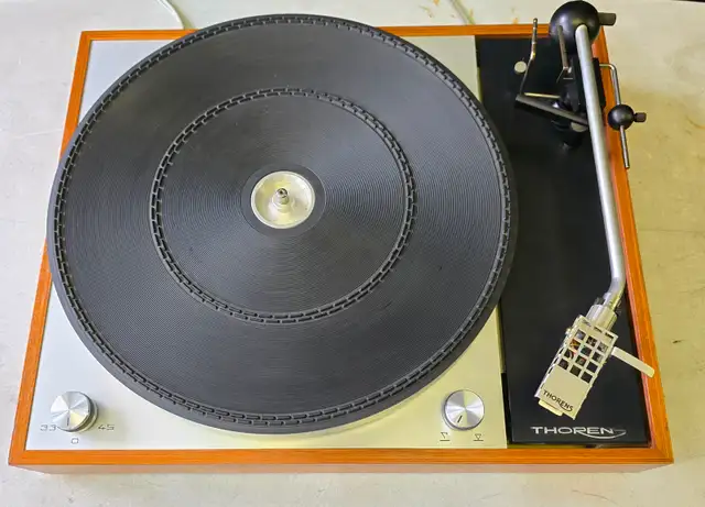 THORENS TD150MKII AB BELT DRIVE FULLY MANUAL TURNTABLE in Stereo Systems & Home Theatre in City of Toronto - Image 3