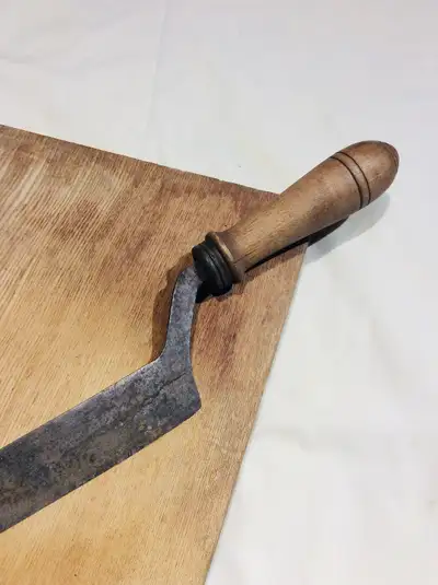 Hachoir antique de tabac. Antiquité., View more