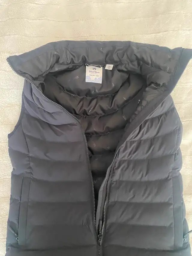 VEST - Wind River, black, women's XS in Women's - Tops & Outerwear in Markham / York Region - Image 8