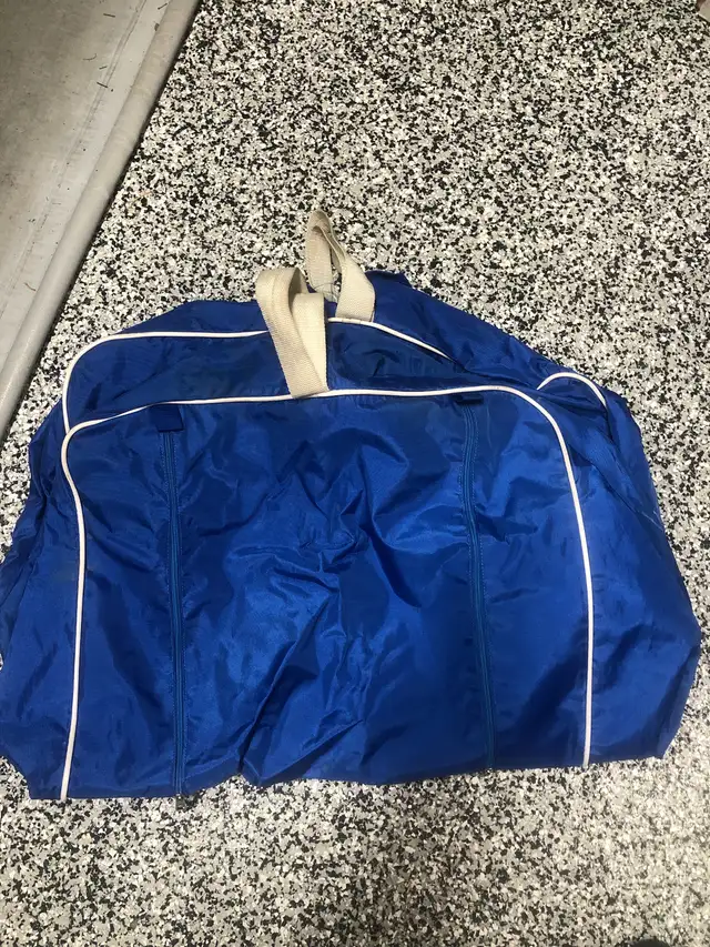 Sports bags in Other in Winnipeg - Image 5