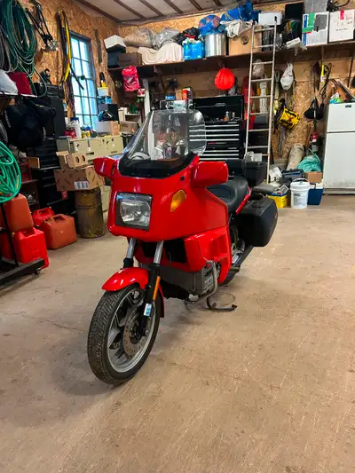 1986 BMW K100 Sport Tour, 1,000 cc inline four cylinder engine, full bag package, heated grip, alarm...