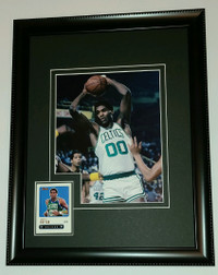 Robert Parish Signed Framed Boston Celtics Card/Photo Combo