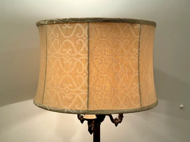 Vintage Brass Floor Lamp in Indoor Lighting & Fans in Oshawa / Durham Region - Image 3