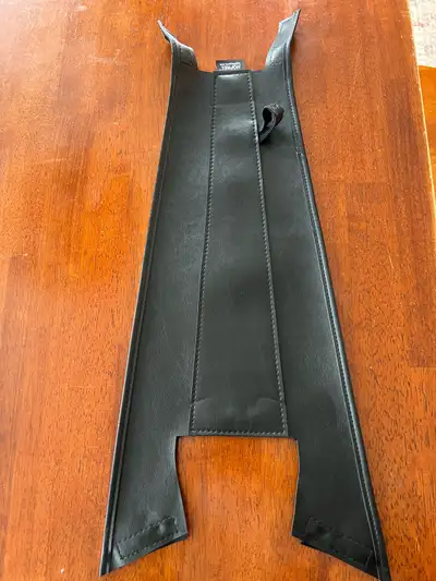 Motorcycle Tank Bib that came with my 2018 Star Venture TC : I prefer the bike look without it. Grea...