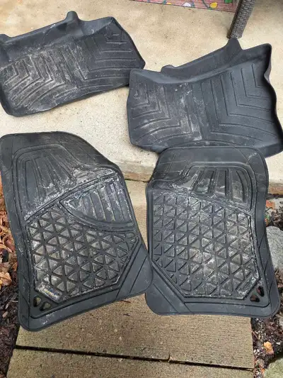 Selling a set of car floor mats that fit Chrysler 300 AWD and Dodge Charger AWD. Includes: 2x 3D rea...