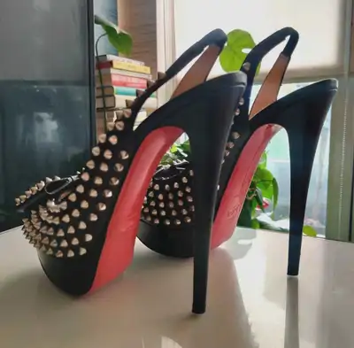 Limited edition Size 40 Christian Louboutin Spiked Pumped Stillettos- very minimal wear and tear. As...