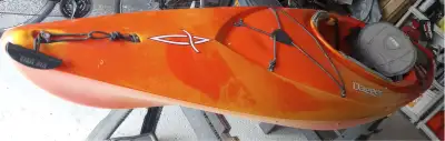 Long water line delivers speed and efficiency V-shaped bow and rounded hull for efficient forward pa...