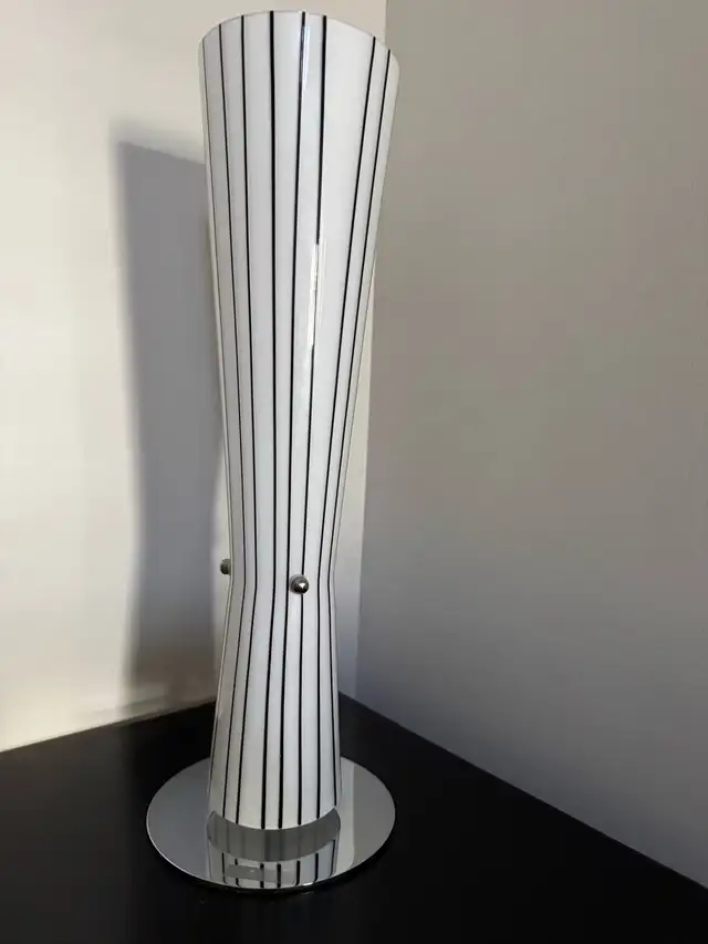 Glass Fluted LED Table Lamps in Indoor Lighting & Fans in Oakville / Halton Region - Image 2