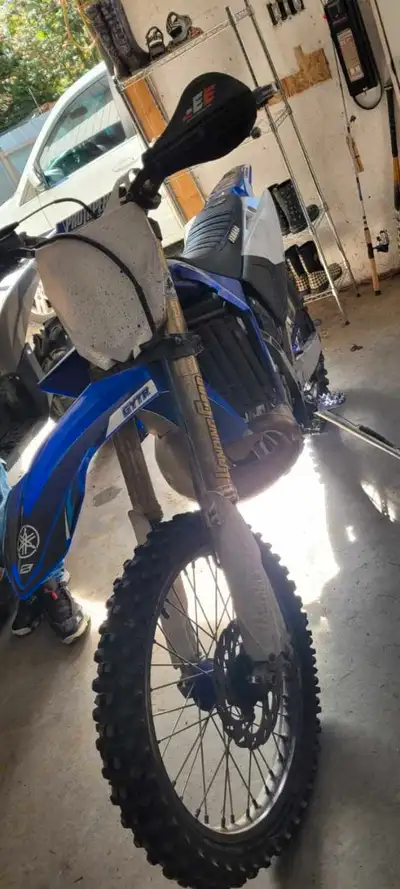 2016 yamaha yz250 It's a great bike and runs really good. It has 87 hours on it, Transmission oil ch...