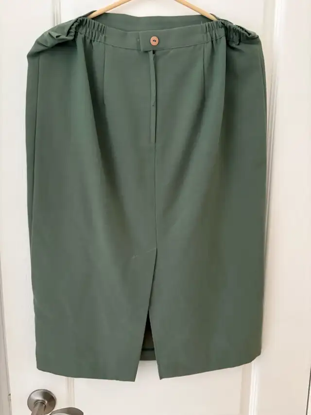 Vintage Skirt Suit63234473204227121