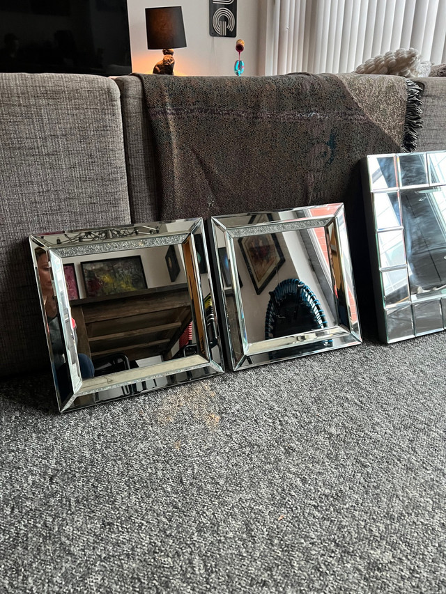 Mirrors purchased from Elte, slight damage in Home Décor & Accents in City of Toronto - Image 2