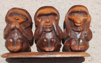 Vintage 3 WISE MONKEY (Hear, Speak & See no Evil) wood carving