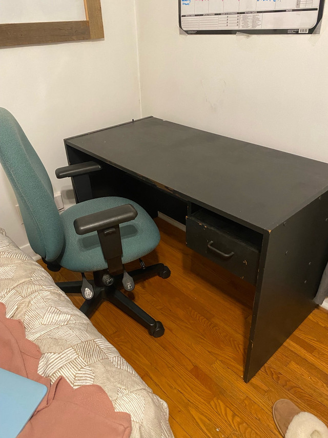 FREE Desk and Chair in Desks in Guelph - Image 2