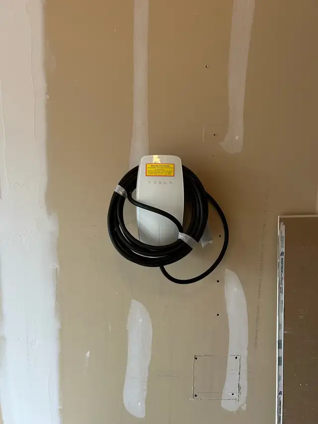 Fully licensed and insured Master electrician 534371510308710402