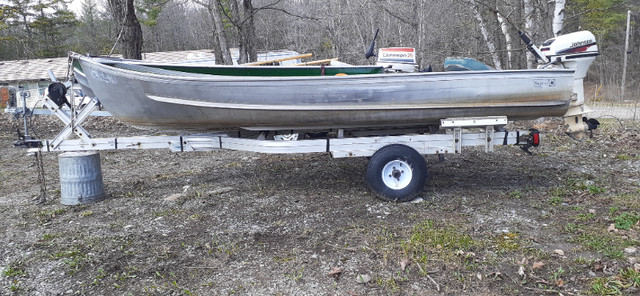 14' aluminum boat and trailer with outboard motor in Other in Belleville - Image 2
