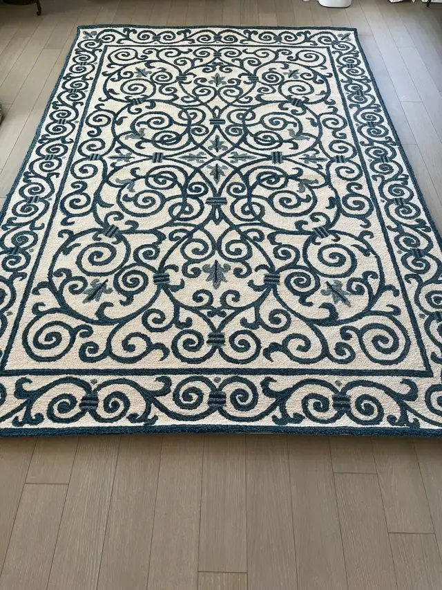 area wool rug in Rugs, Carpets & Runners in Ottawa - Image 2