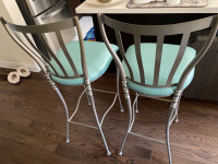 2 beautiful bar stools for sale !! 
