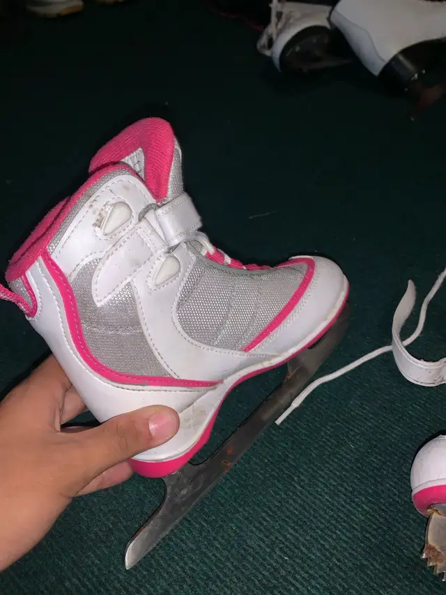 Kids Junior 1  Skates  in Skates & Blades in Mississauga / Peel Region - Image 3