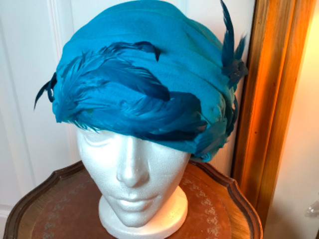 Vintage Elizabeth Montreal Union Label Ladies Feathered Hat in Women's - Tops & Outerwear in Belleville