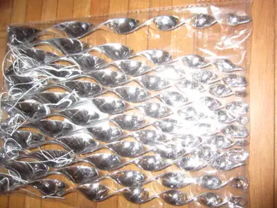 NEW 12 pc. Reflective Bird Deterrent Rods, Wind Twisting Scare, View more
