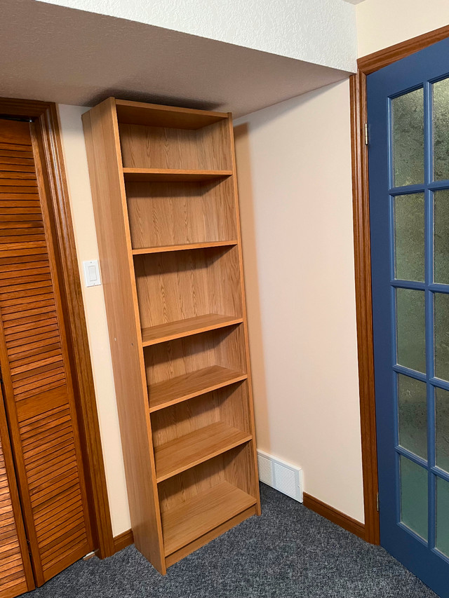Bookcase in Bookcases & Shelving Units in Kitchener / Waterloo - Image 2