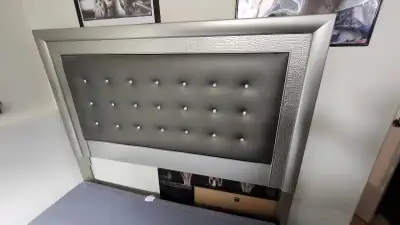 Bought it a year a go and used as a guest bed. Not rips. From a smoke free and pet free home. $700 O...