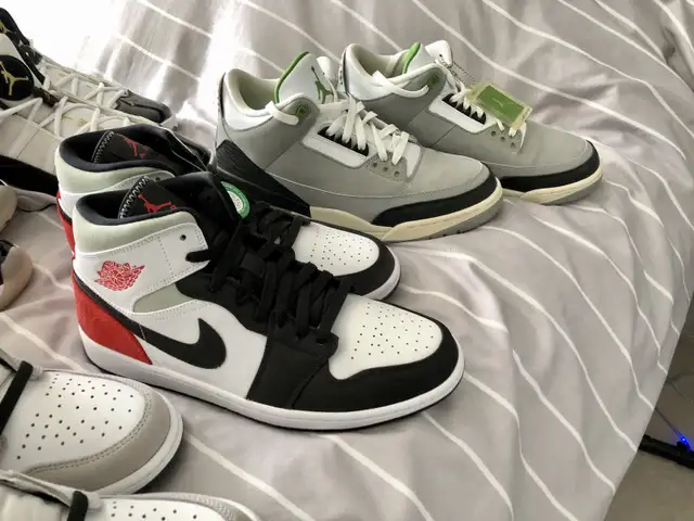 Jordan’s for sale - size 10.5 in Men's Shoes in Mississauga / Peel Region - Image 2