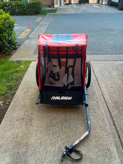 Hardly used and in excellent condition with original packaging. New retail for $275 + tax. This doub...