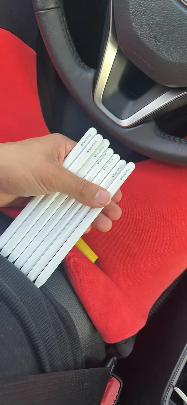 Apple Pencil Pro Brand new (No box)628543922767371221