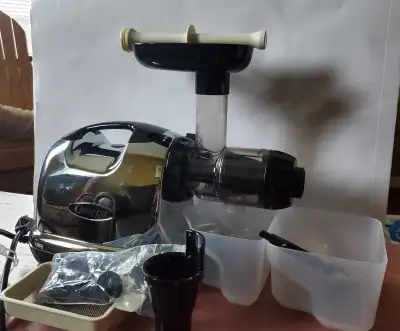 OMEGA 8600 JUICER EXTRACTOR, View more