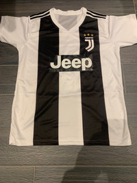 Ronaldo Juventus jersey medium size