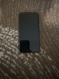 iPhone 11 black 64g bloqué iCloud 