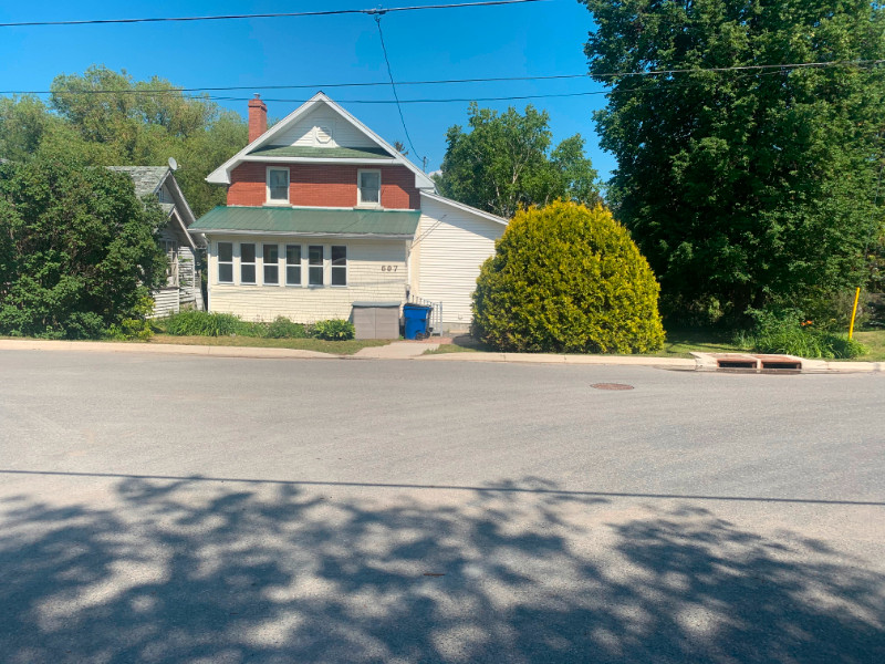 1 Room for Rent in house facing Northern College Haileybury Room