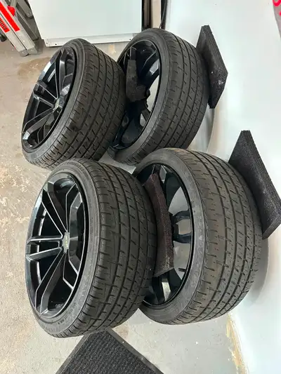 Selling a complete, premium 19-inch staggered wheel and tire package. This setup was used directly o...