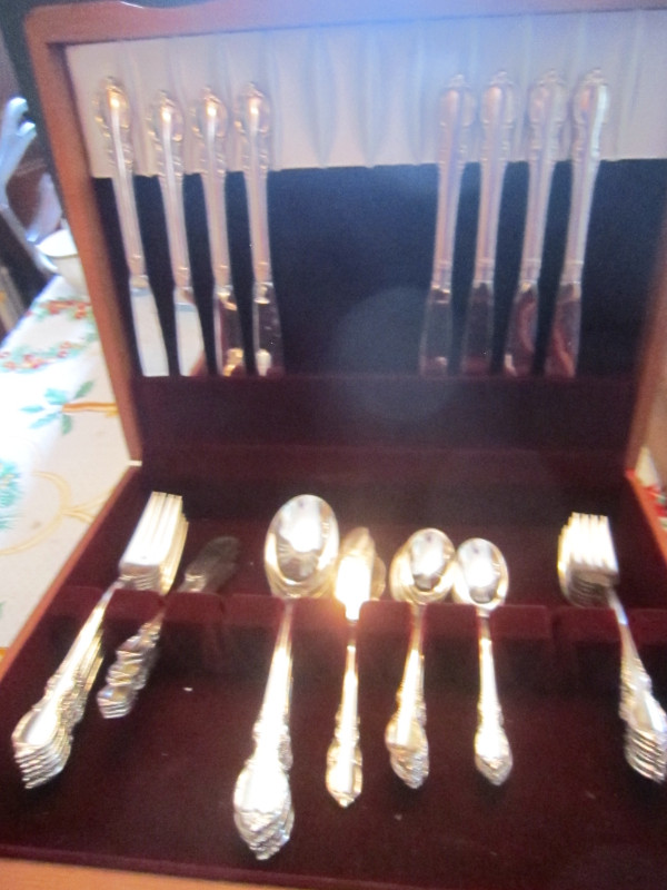 REFLECTION silverware set for 8 in Arts & Collectibles in St. John's - Image 2