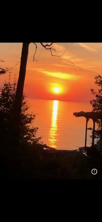 Updated 3 bedroom, one bathroom waterfront cottage New vinyl windows and siding Maintenance free dec...