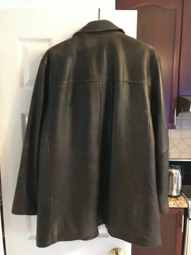 Vintage Eddie Bauer Leather coat in Men's in Oshawa / Durham Region - Image 4