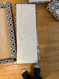 Porcelain tile looks like marble